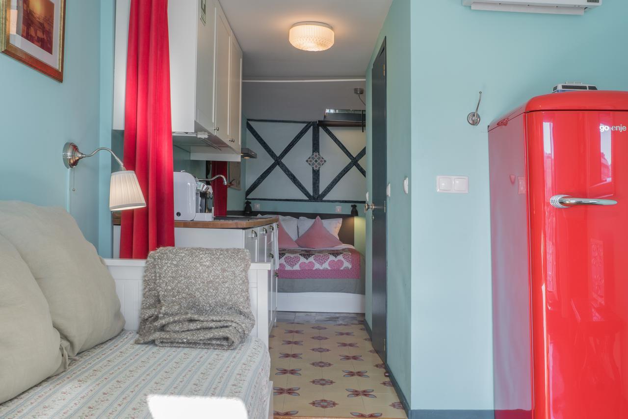 Charming In The Heart Of * Lissabon